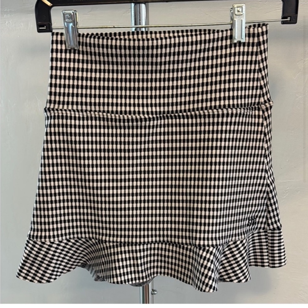 Albion Black&White High-Waisted Swim Skirt